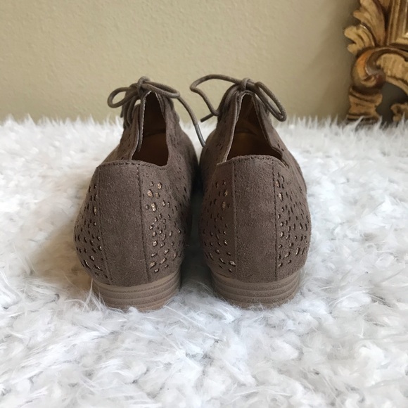 Nwot Not Rated lace up suede like lazar cut shoes - Picture 5 of 7